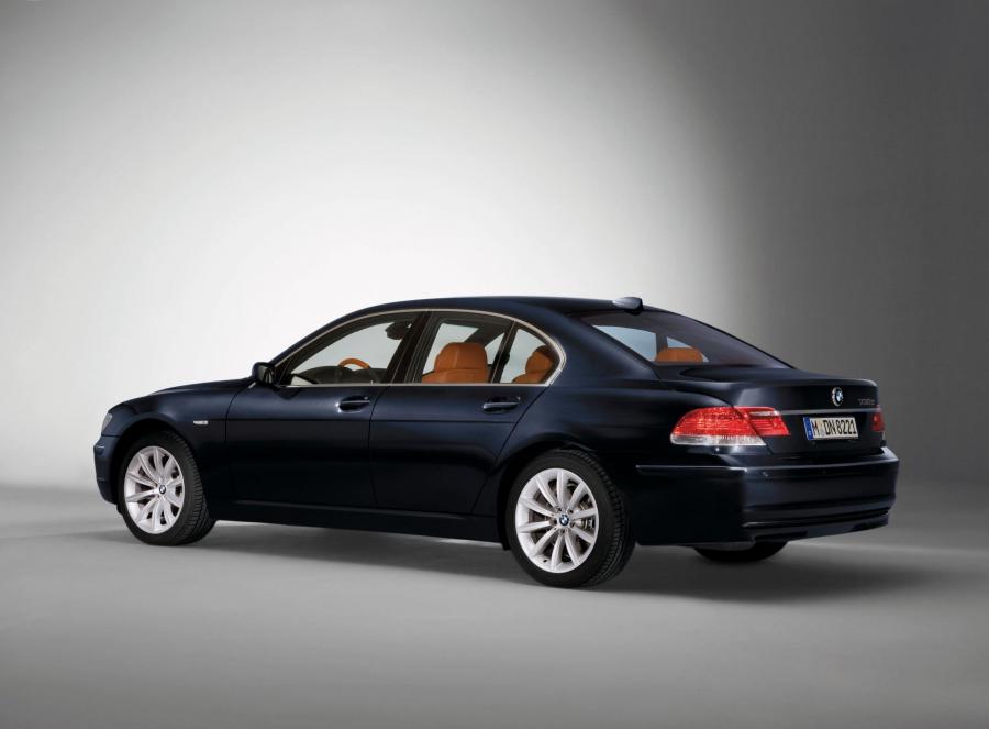  BMW 7-Series 2006 года  (фото 48 из 53)
